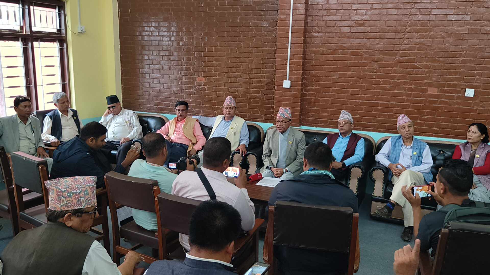 लुम्बिनी प्रदेशसभा बहिष्कार गरेपछि एमालेले भन्यो- बलमिच्याइँ भयो, हामी विरोधमै छौँ