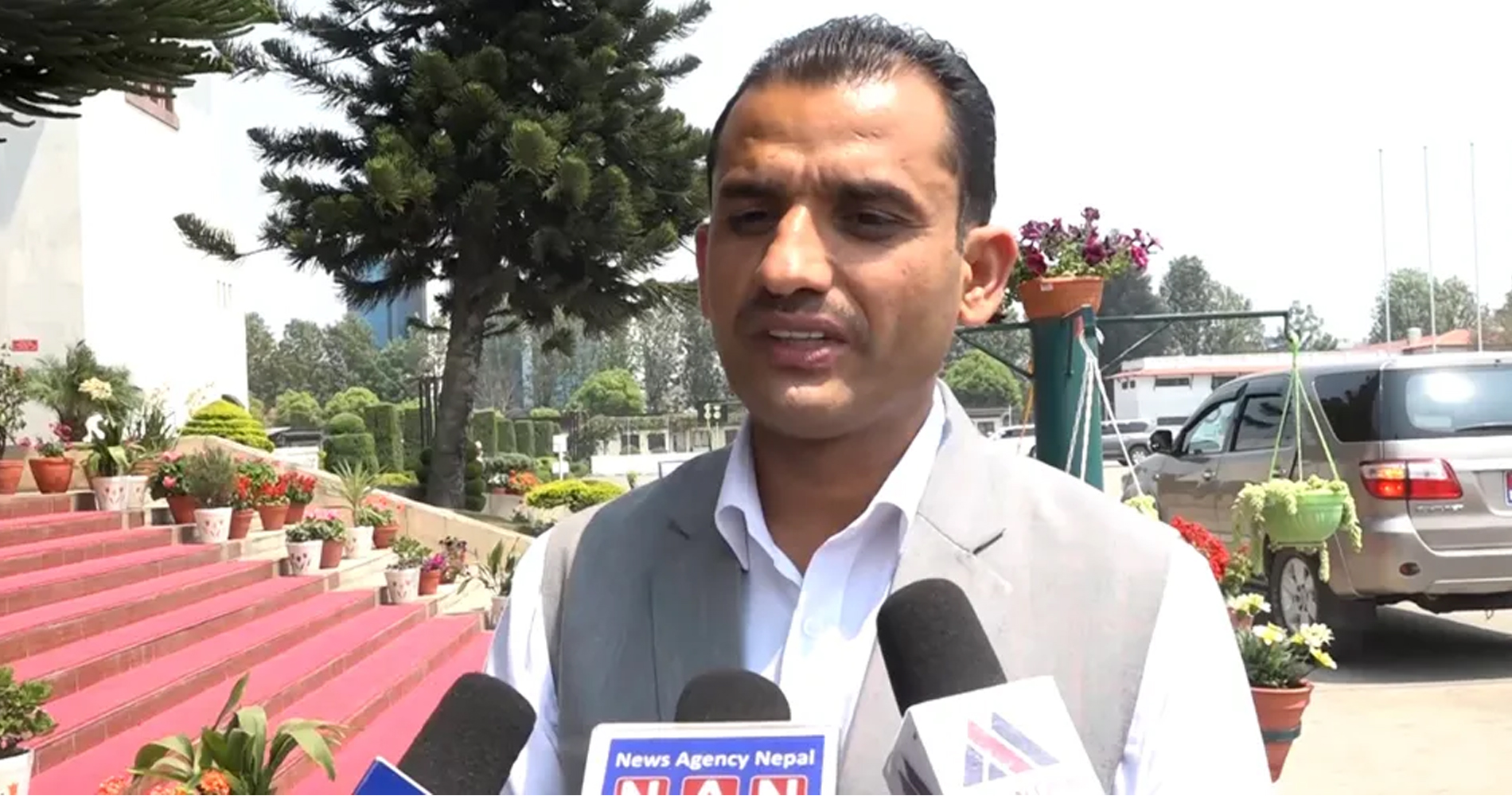 कांग्रेस र एमालेको समीकरण बनाई सरकार बनाउन सहज छैनः माधव सापकोटा