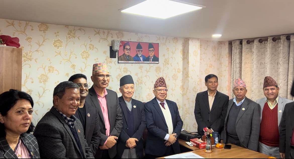 भोट माग्न गएका सुवासले जब माधव नेपालसँग पुरानो सम्बन्धको कुरा गरे