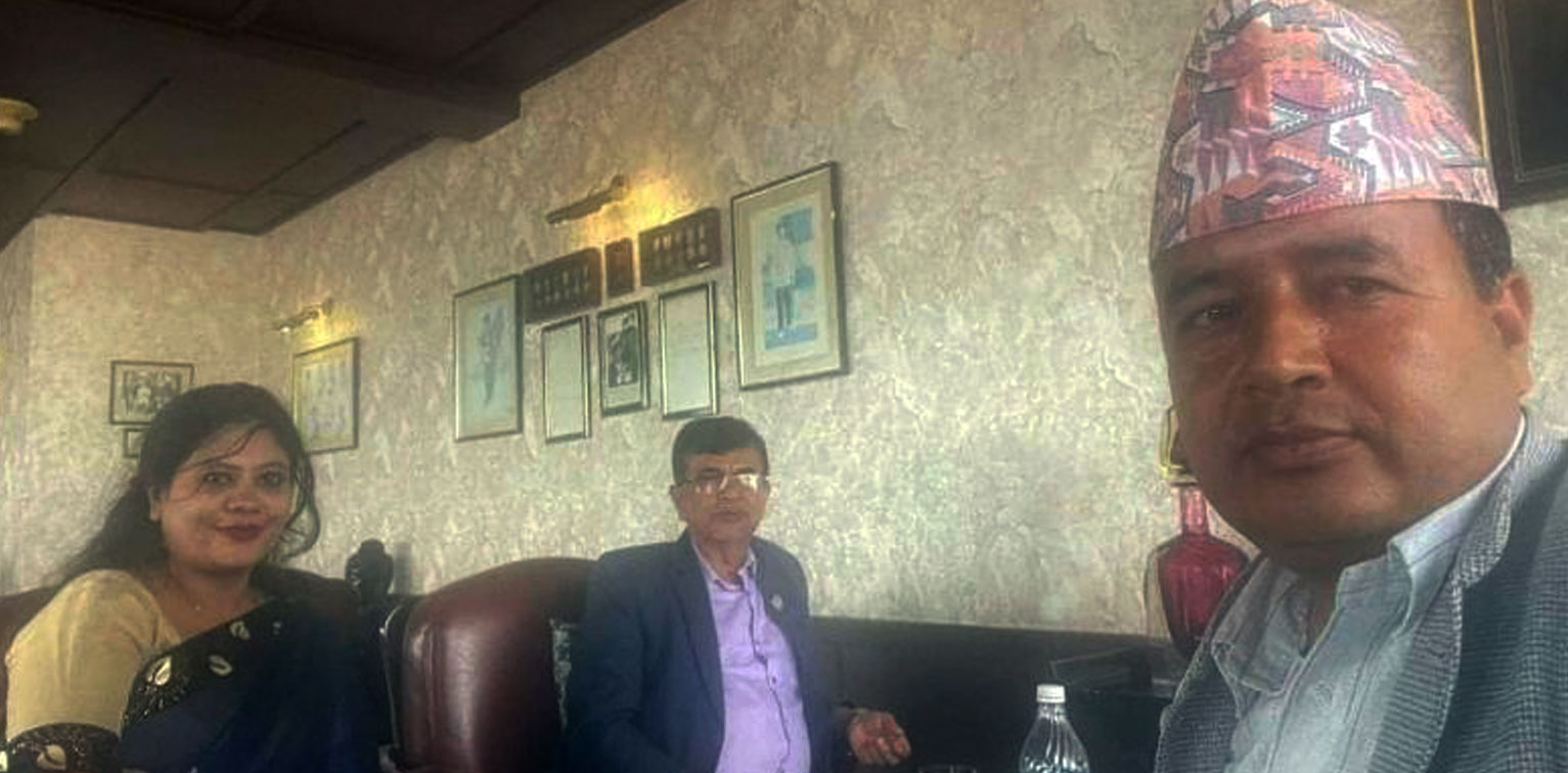 ओलीकाे दूत बनेर मुख्यमन्त्री पाण्डेसँग महेश बस्नेतकाे भेट, सत्ता गठबन्धनमा तरंग 