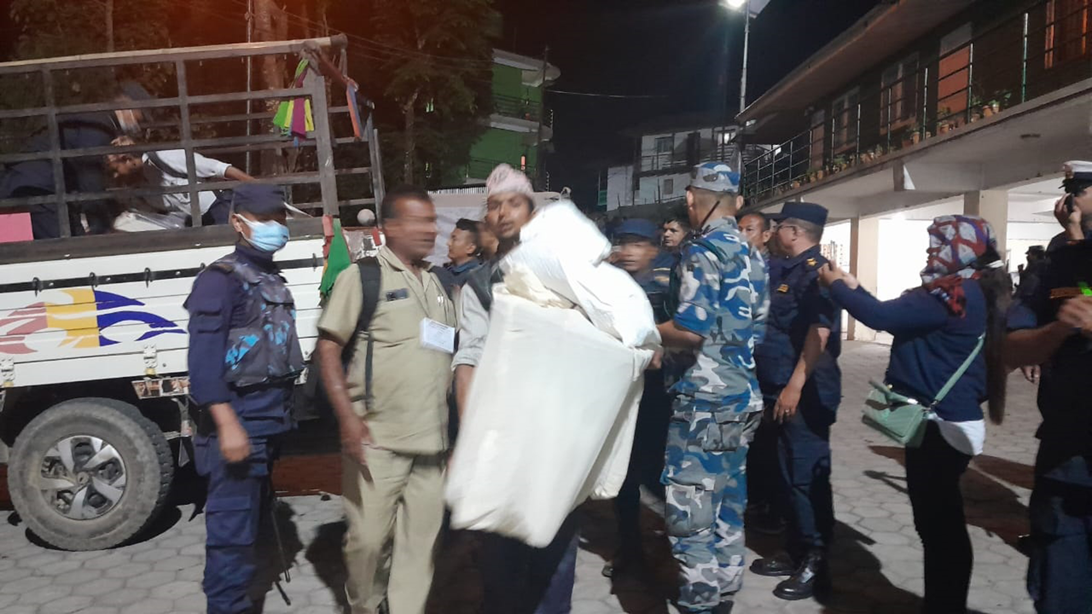 उपचुनावः इलाममा सर्वदलीय बैठक जारी, बझाङमा मतपेटिका संकलन गरिँदै