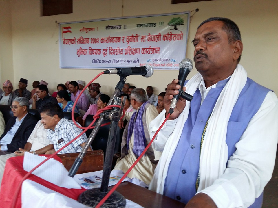 रुपन्देही क्षेत्र नम्बर ३ का कांग्रेस पूर्वसभापतिले त्यागे पार्टी