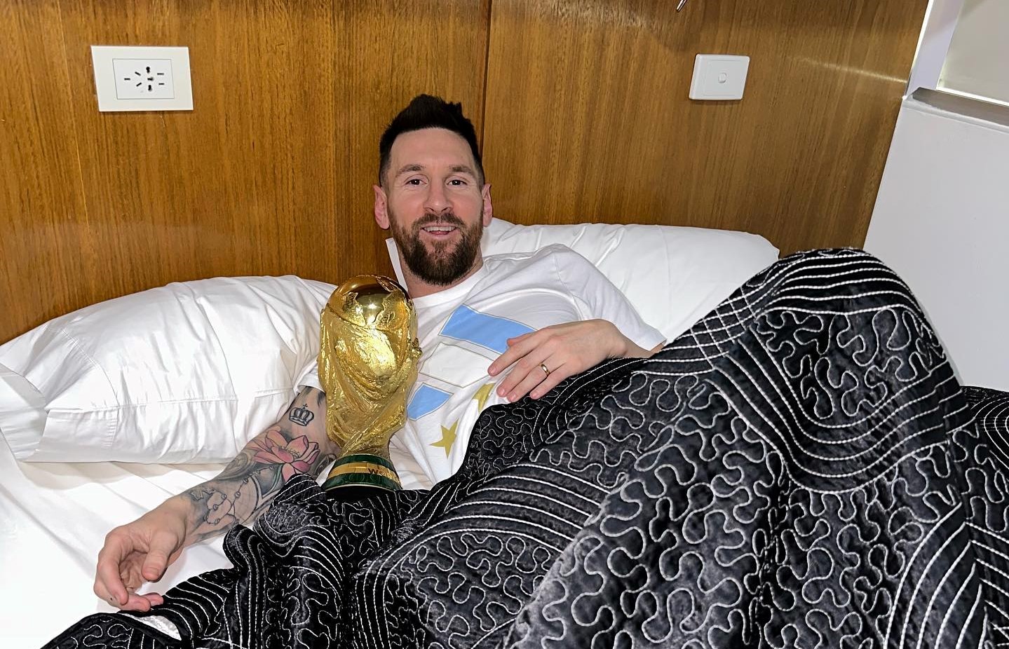 messi31671537154.jpg