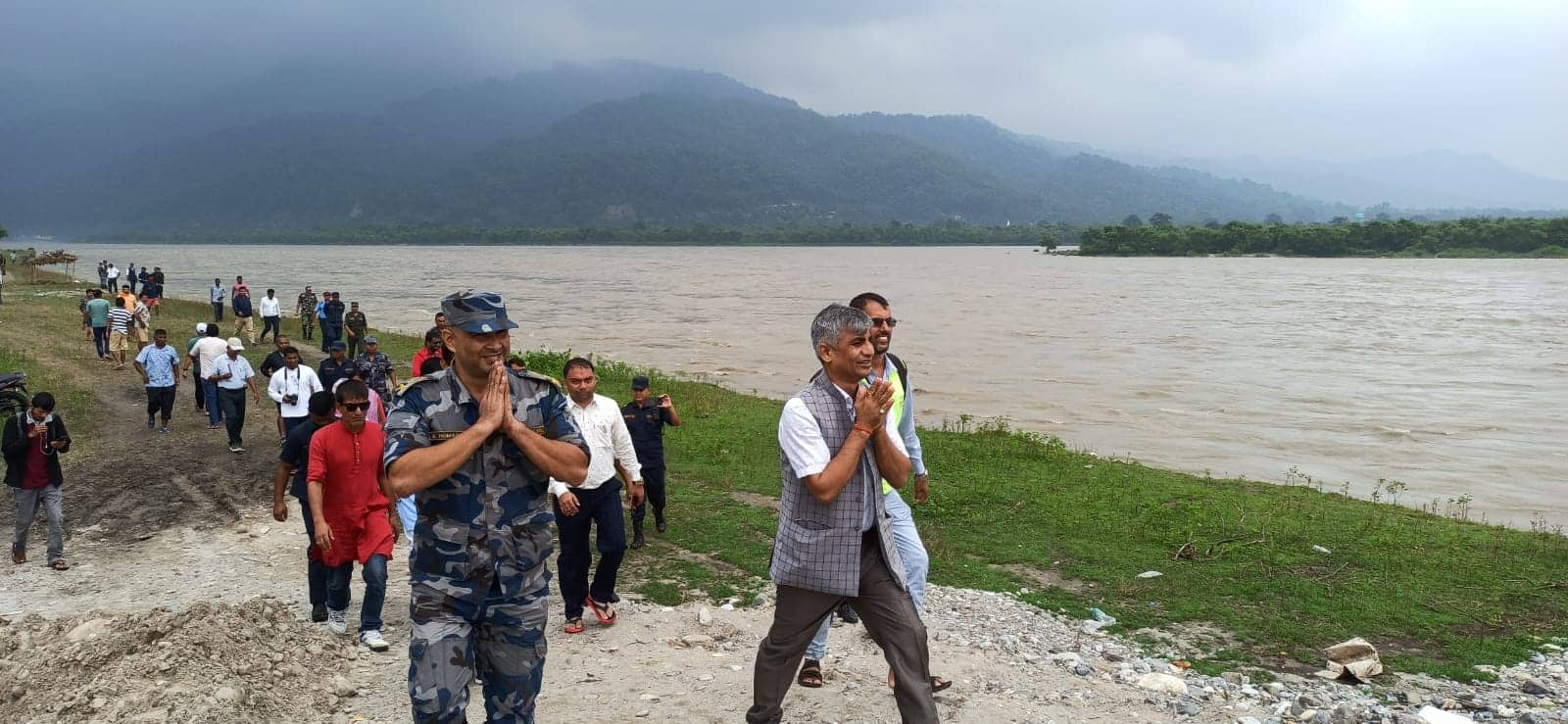 बाढी पसेकाे गाउँका कतिपय मानिसले घर छाेड्‌न मानेनन् (प्रदेश १ का आन्तरिक मामिलामन्त्रीकाे अन्तर्वार्ता)