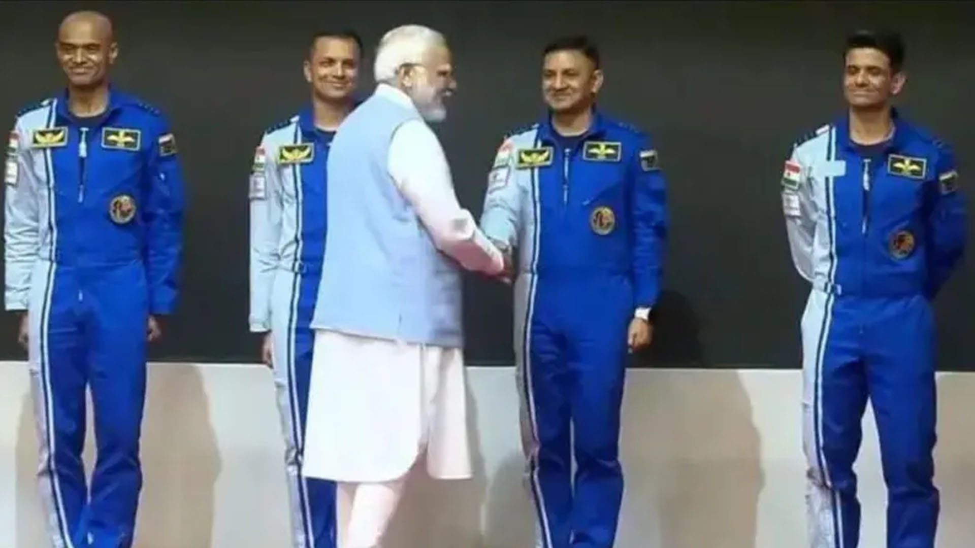 modi-with-subhanshu-1749551643.jpg