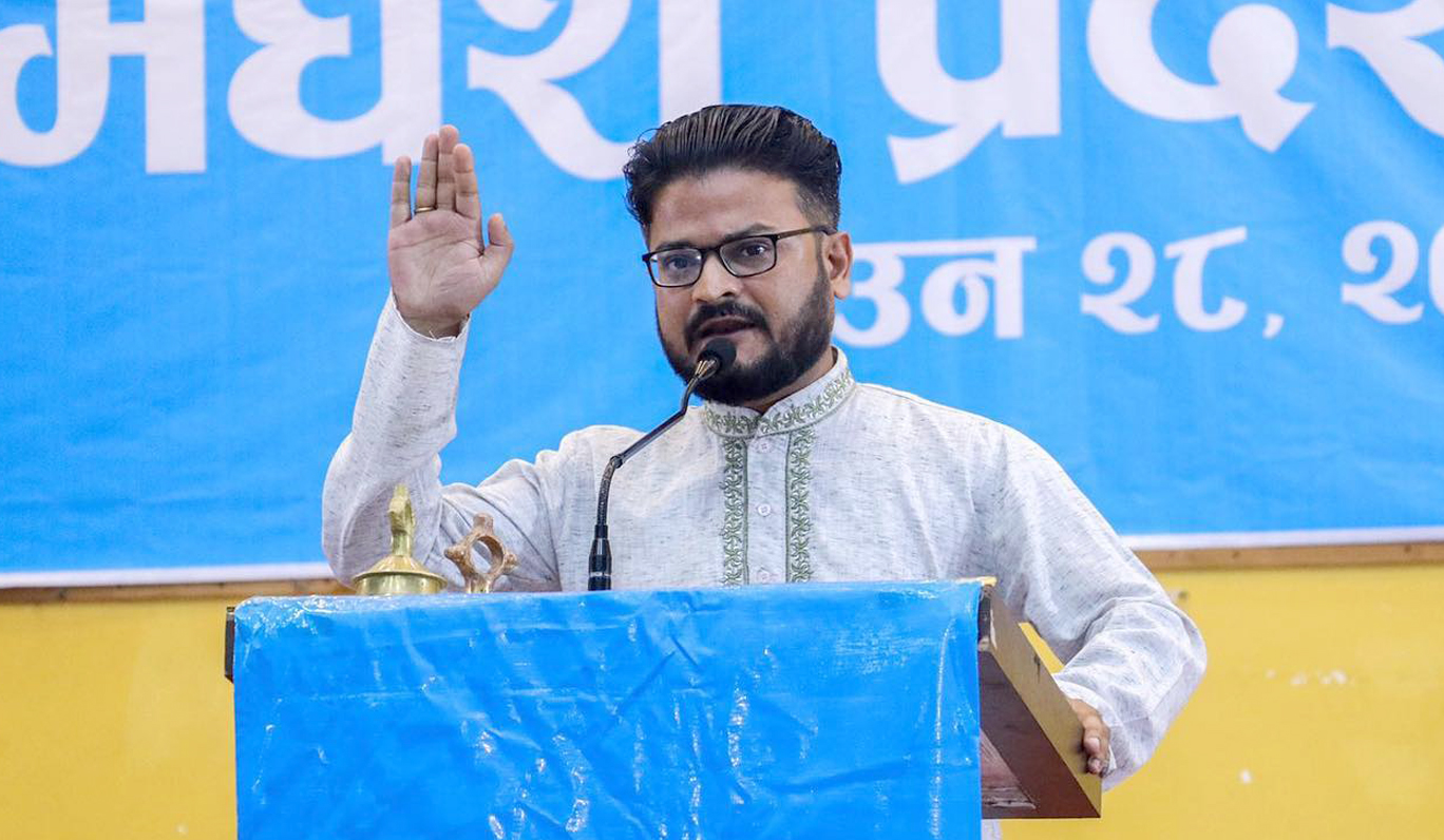 महामन्त्रीबाट मुकुल ढकाललाई हटाउने रास्वपाको संकेत