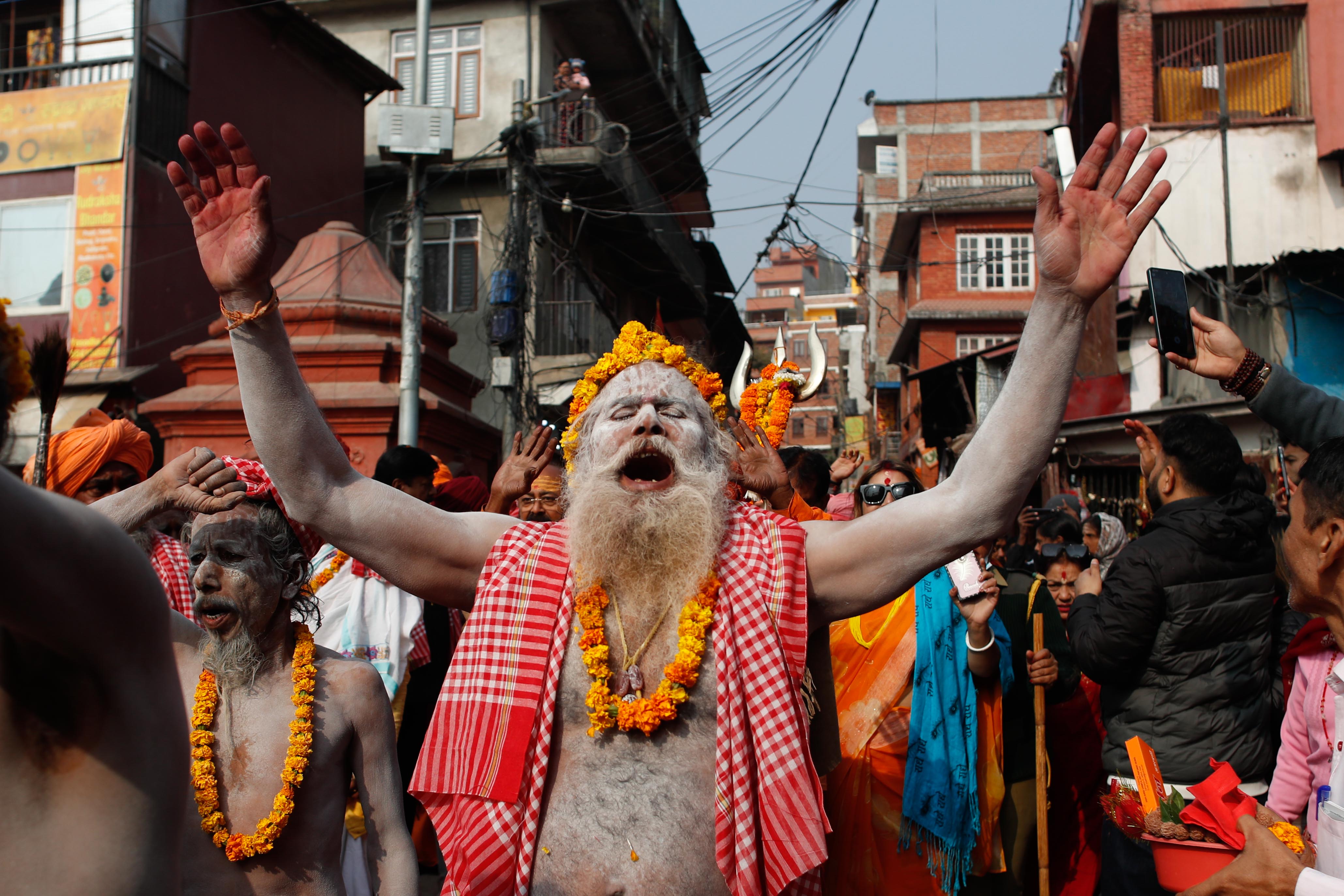 naga-baba-pashupatinath-(3)-1740373855.jpg