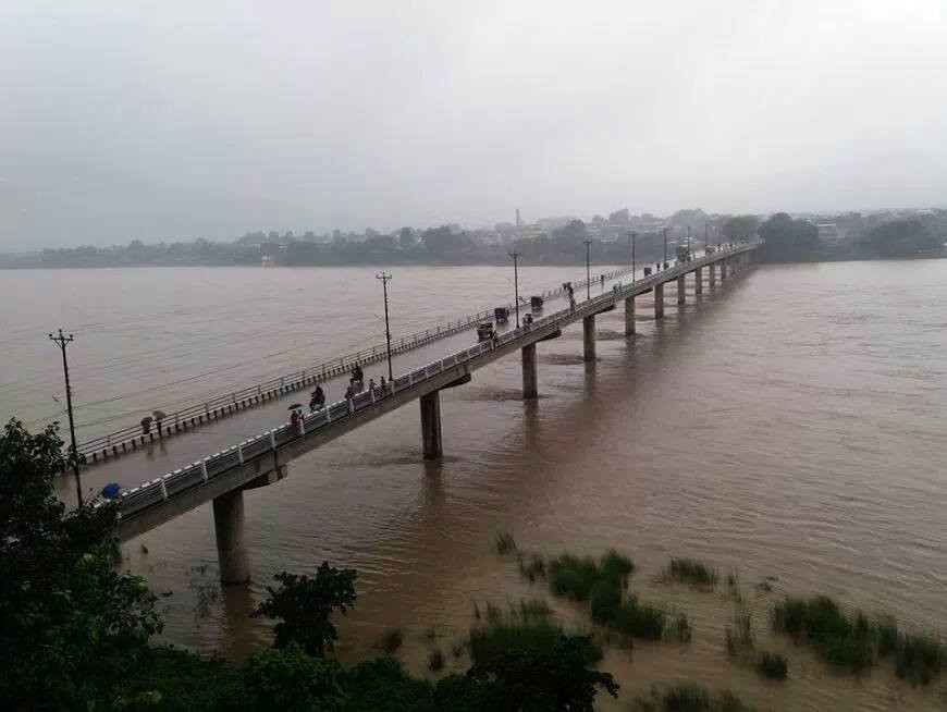 नारायणीको जल सतह खतराभन्दा माथि, आज पनि भारी वर्षा हुने