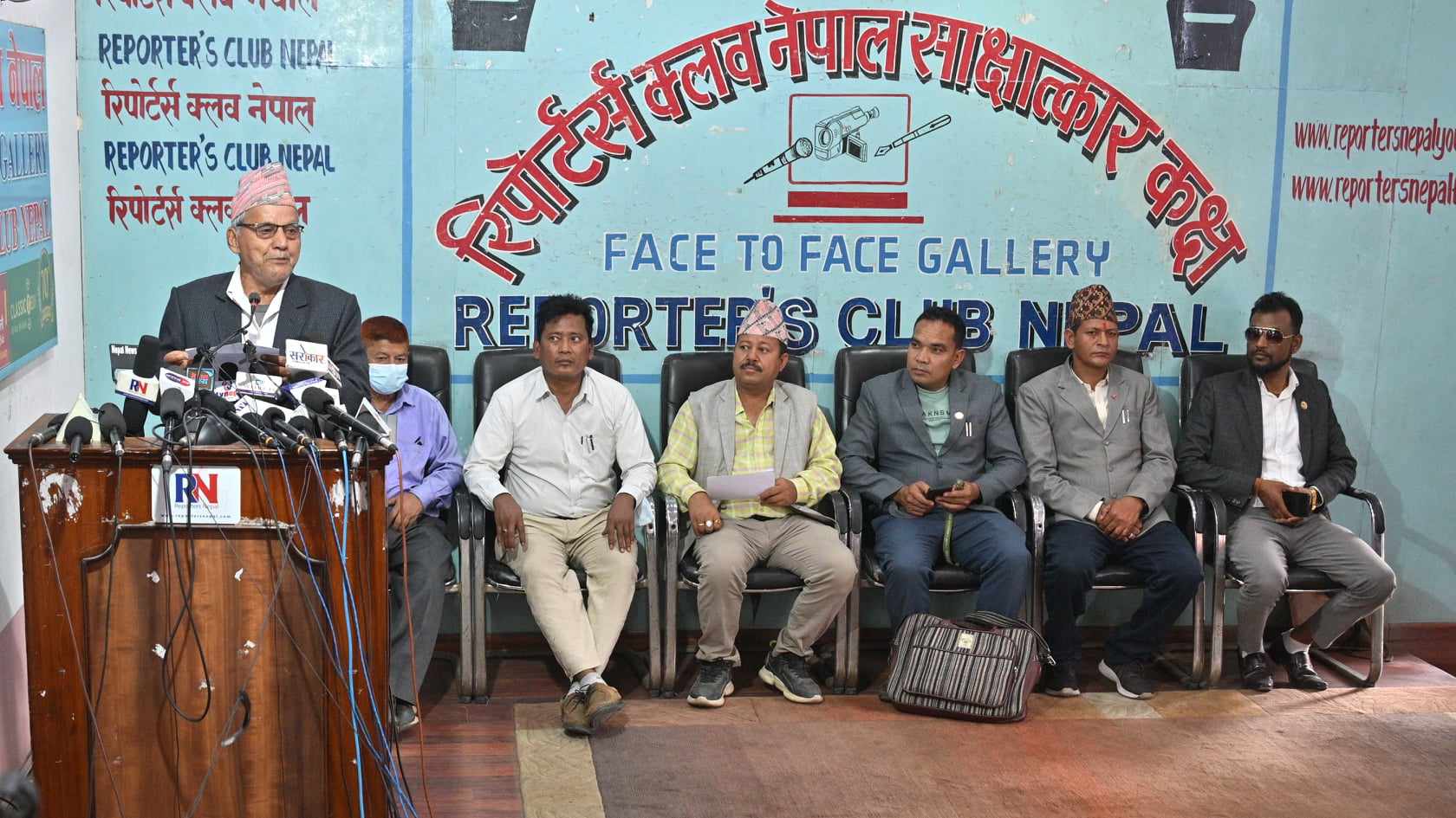 रेशम चौधरीले स्वीकार्ने भने पनि सर्वोच्चको फैसलाविरुद्ध उनको पार्टी विरोधमा उत्रिने, नेपाल बन्दको घोषणा