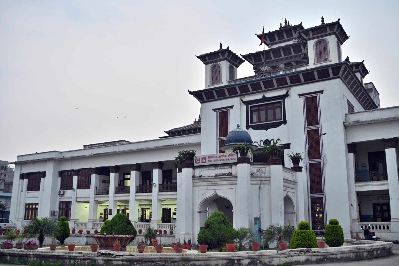 के २१ फागुनको चुनाव सर्छ ?