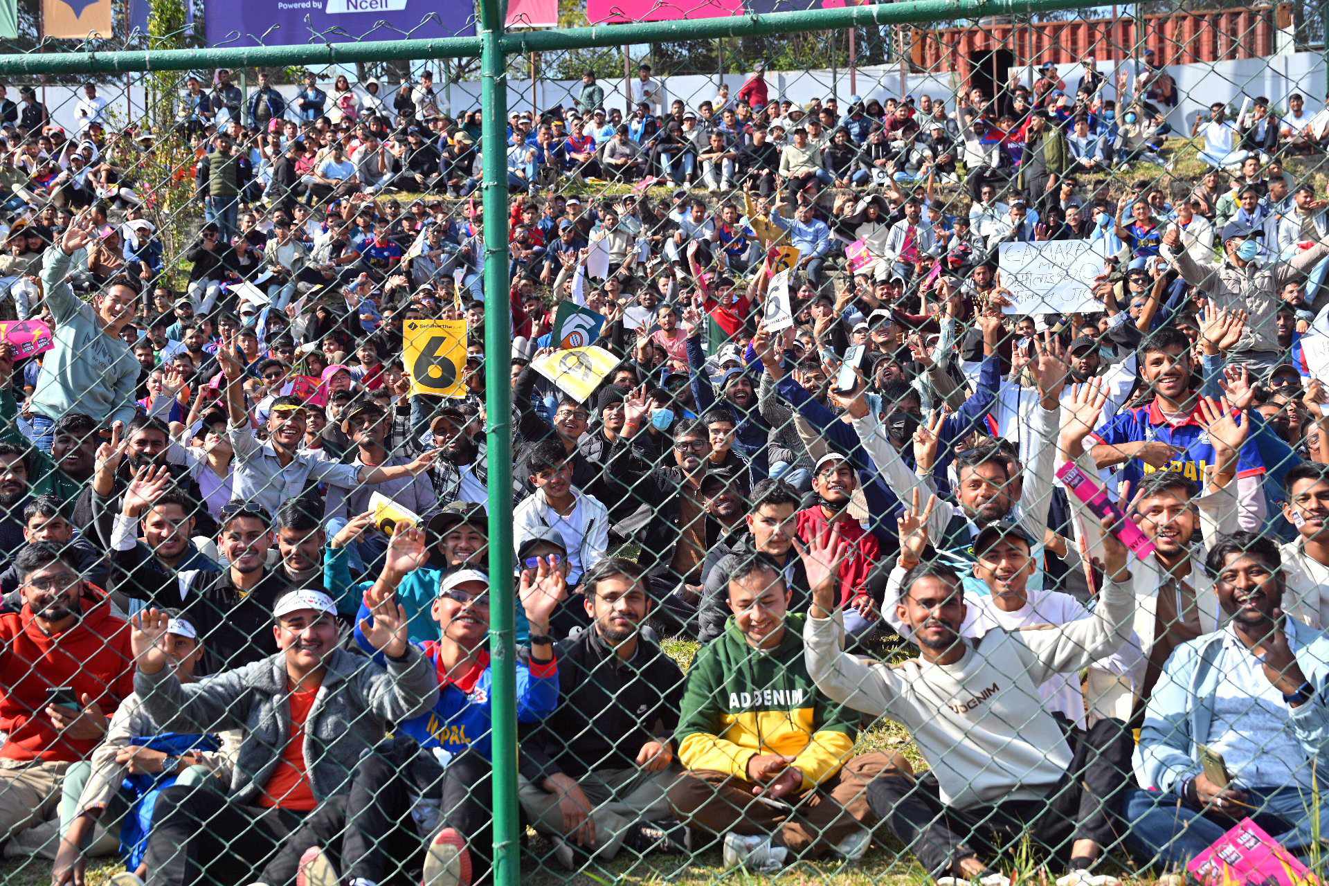 एनपीएल हेर्न त्रिवि क्रिकेट मैदानमा दर्शकको ओइरो (फोटो फिचर)