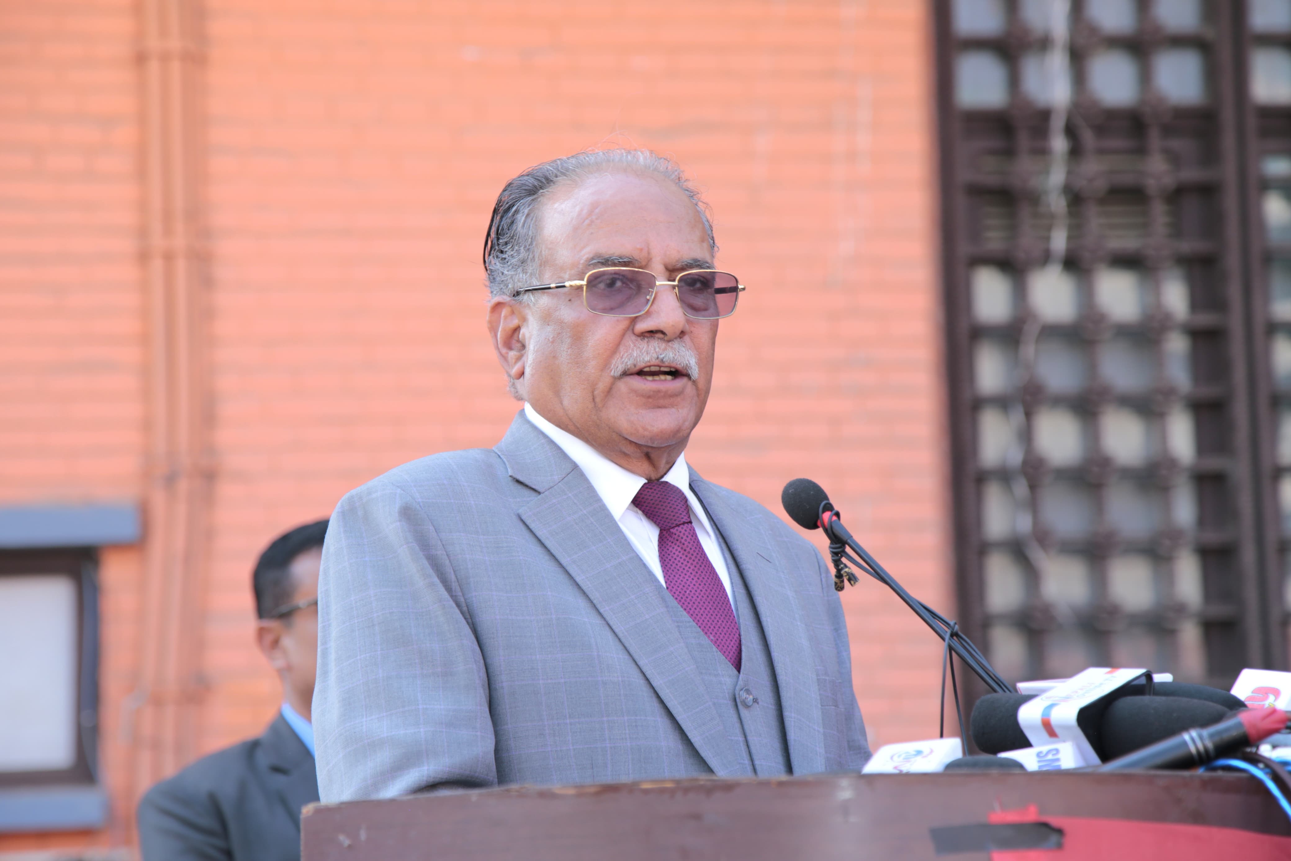 प्रचण्डले बोलाए पदाधिकारी बैठक