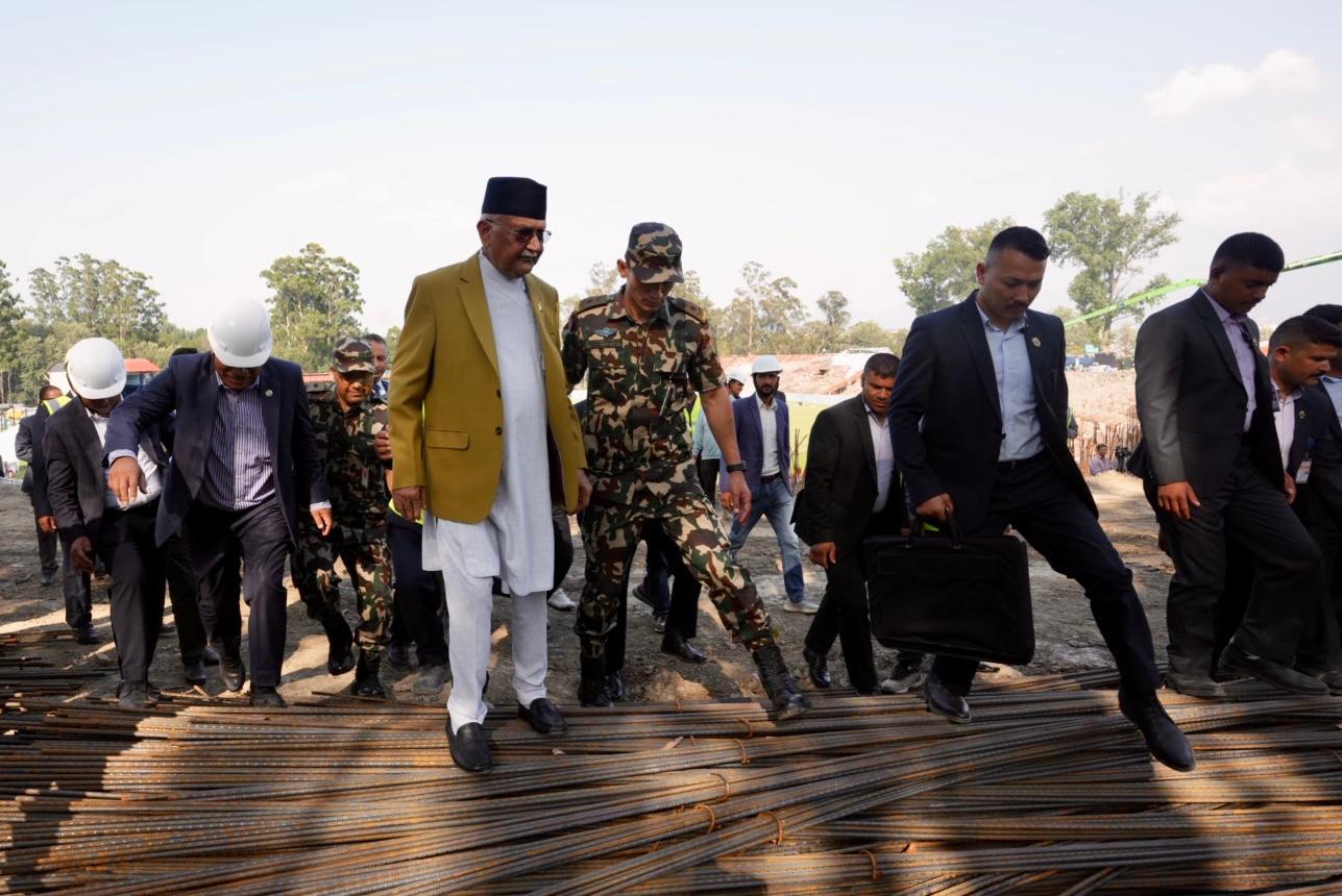 pm-oli-at-TU-ground-(12)-1749380965.jpg