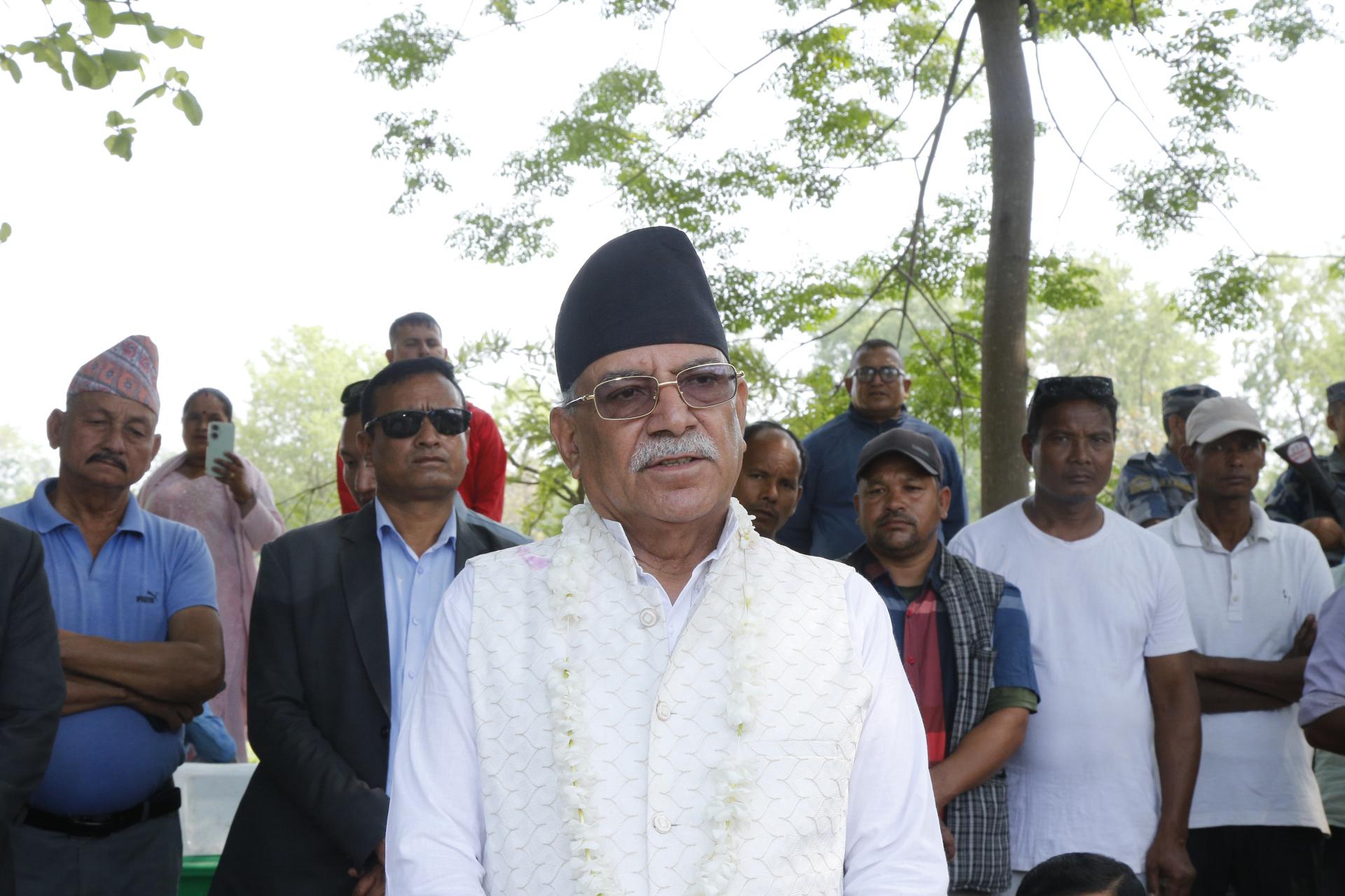 नाम्खाका बासिन्दालाई सुरक्षित बसोबासको व्यवस्था मिलाउन प्रचण्डले गराए ध्यानाकर्षण