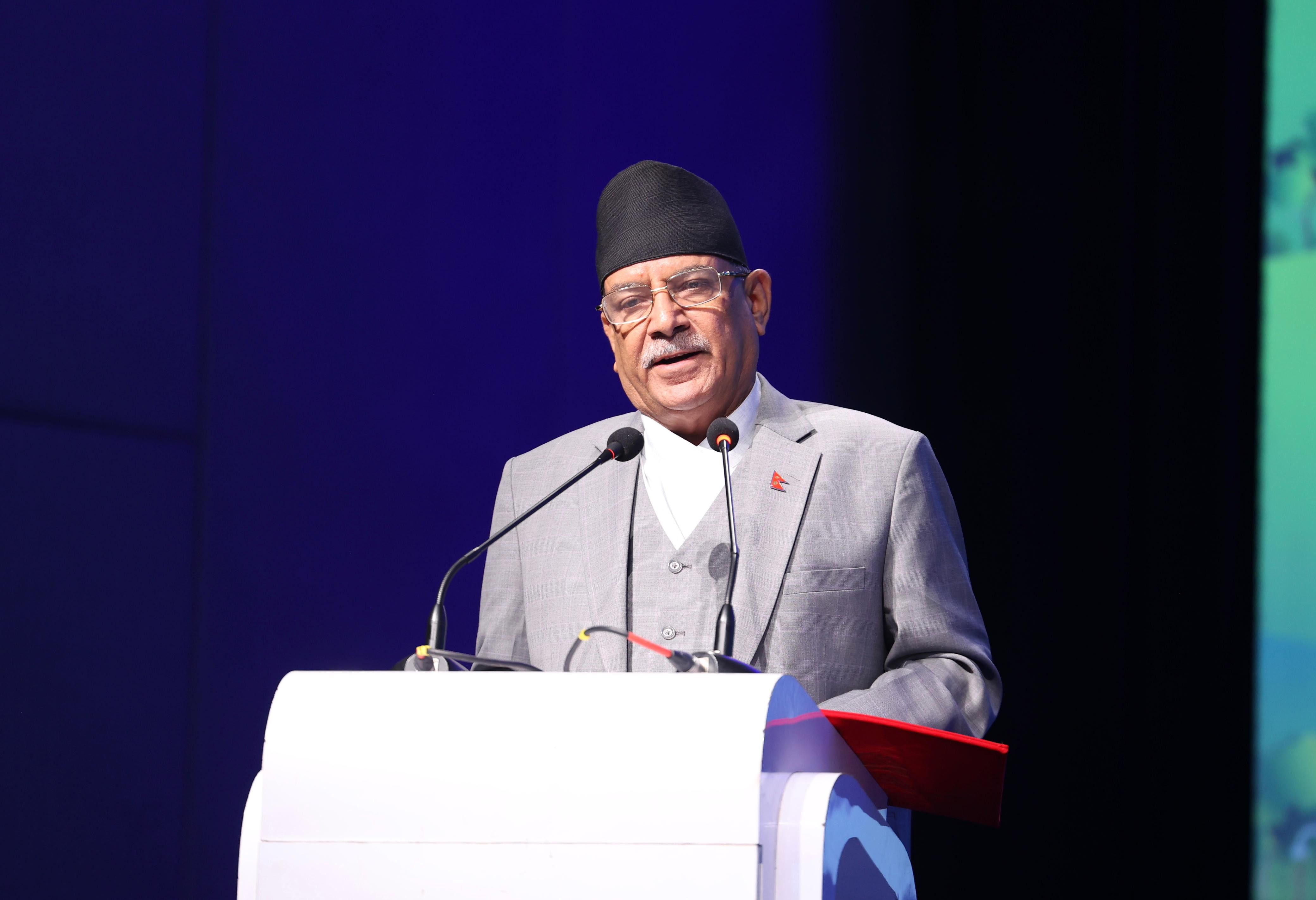 प्रधानमन्त्री प्रचण्डको निर्देशन- गणतन्त्र दिवसलाई मौलिक रूपमा मनाउनू 