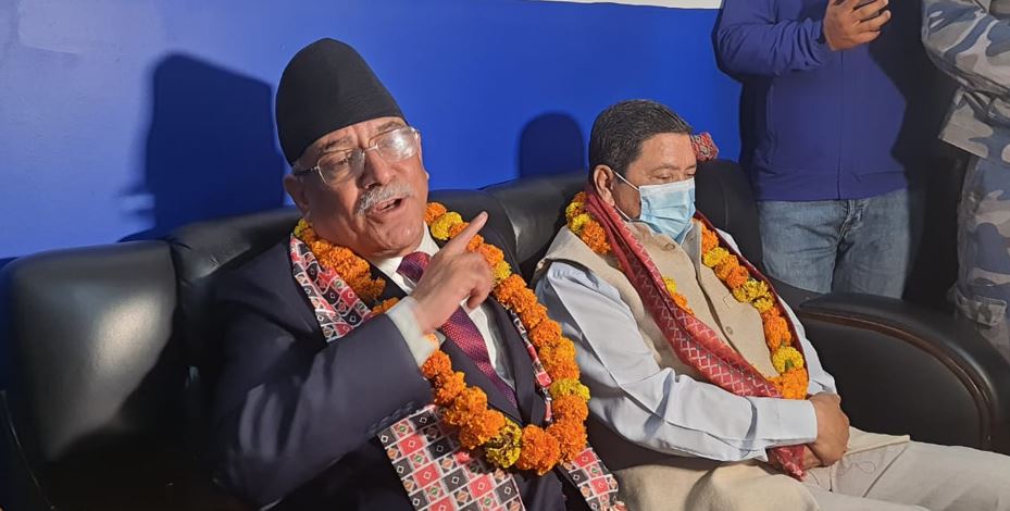 माओवादीका पूर्वस्थायी समिति सदस्य र प्रदेश इञ्चार्जहरू प्रचण्ड निवासमा, निर्वाचन रणनीतिबारे छलफल