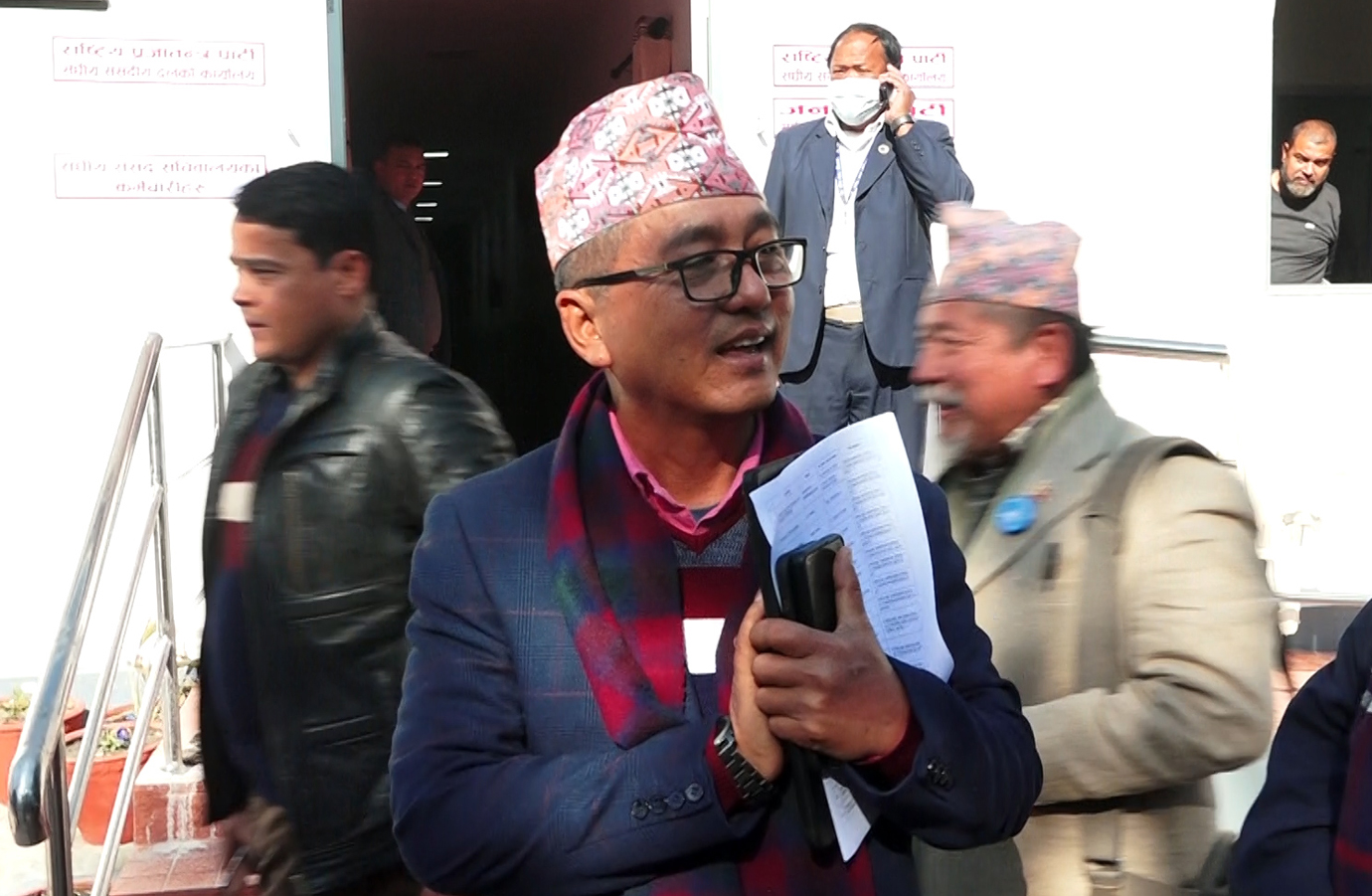 राप्रपाले प्रधानमन्त्री प्रचण्डलाई विश्वासको मत दिने