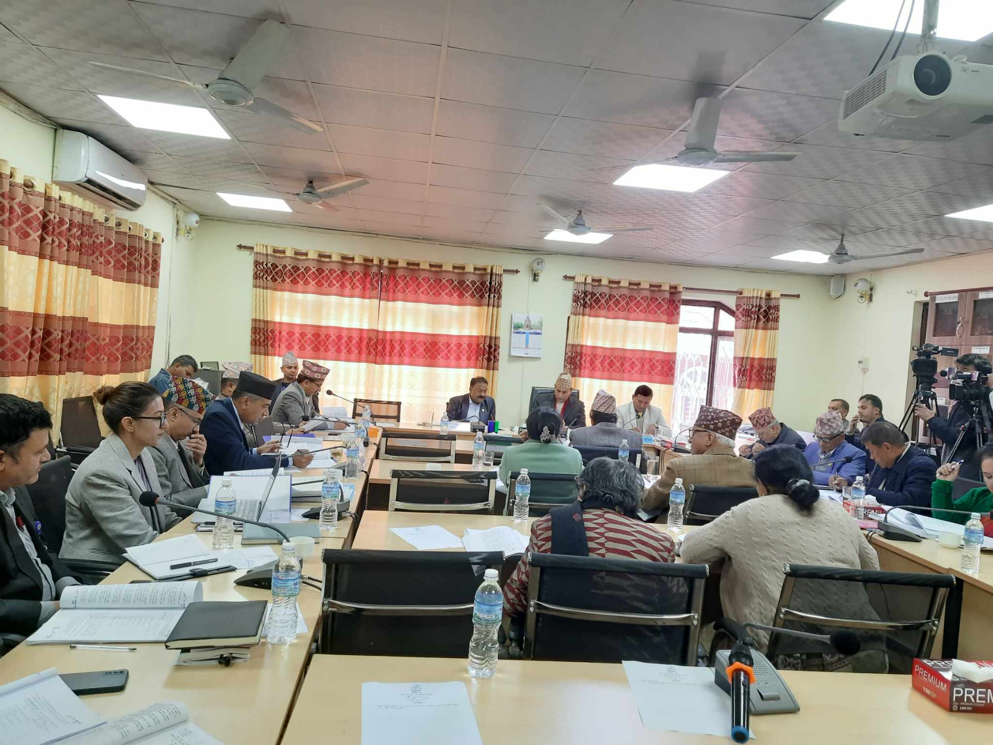 कांग्रेस एमालेको एकै स्वर- सहमतिका नाममा निजामती विधेयकमा धेरै अलमल गरिन्न