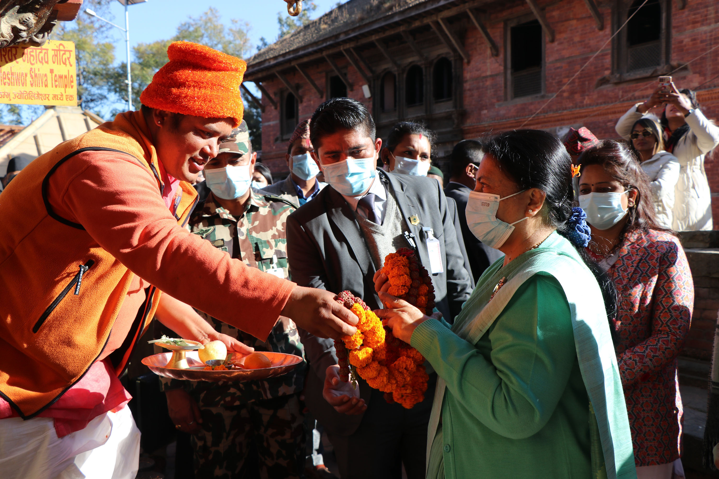 राष्ट्रपति भण्डारीद्वारा चाँगुनारायण मन्दिरमा पूजा एवं अवलोकन