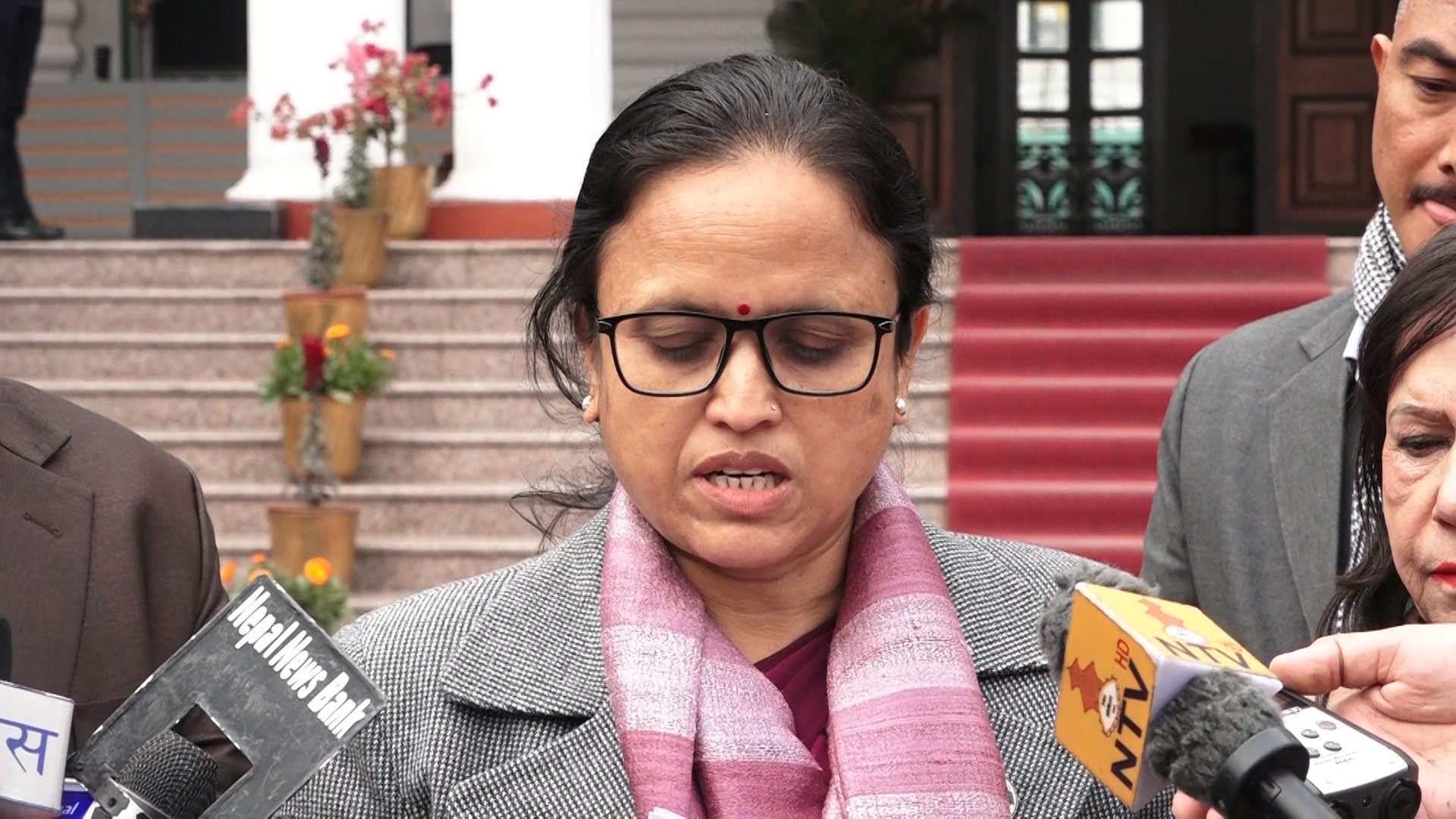 सरकारको नीति तथा कार्यक्रम र १६औँ पञ्चवर्षीय योजना मन्त्रिपरिषद्‌बाट पारित