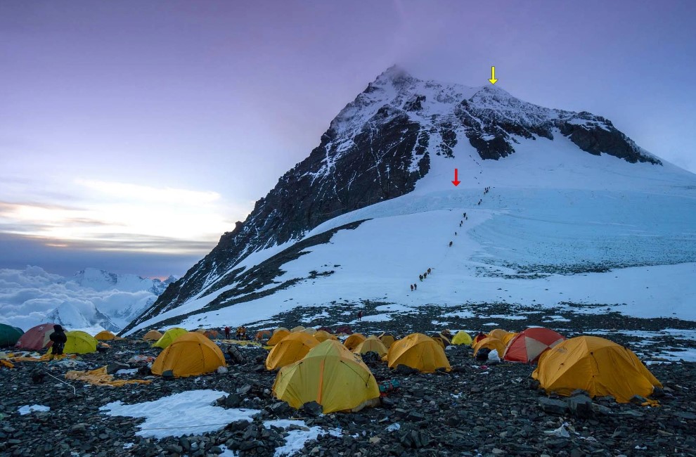 सगरमाथा आरोहणमा रेकर्ड राख्न कामीरिता र पासाङदावाको प्रतिस्पर्धा, आजै कामीरिता फेरि चुचुरोतिर जाने 