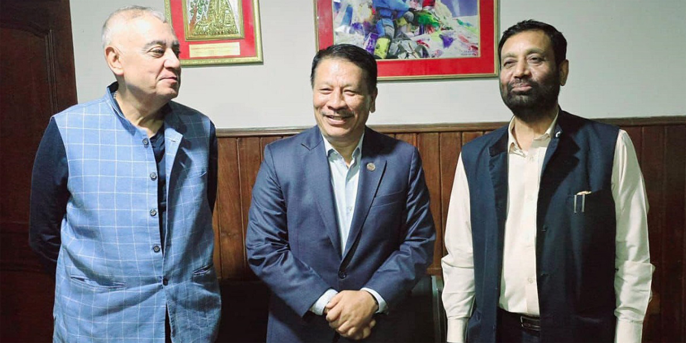 १५औँ महाधिवेशनमा एकै ठाउँमा उभिएलान् शशांक,  प्रकाशमान र विमलेन्द्र ?