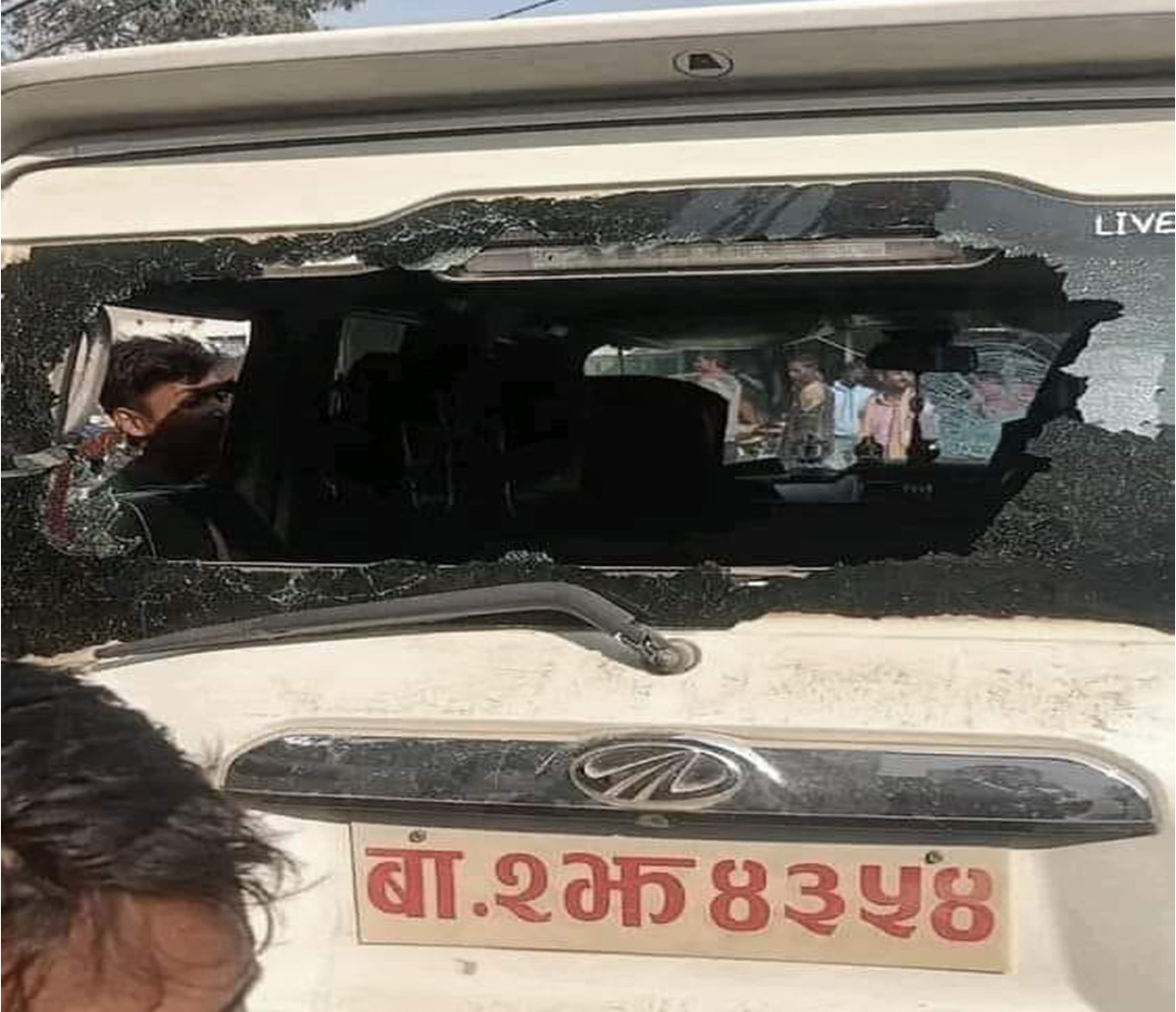 बारामा प्रहरीले गोली चलायो, एक जना घाइते 