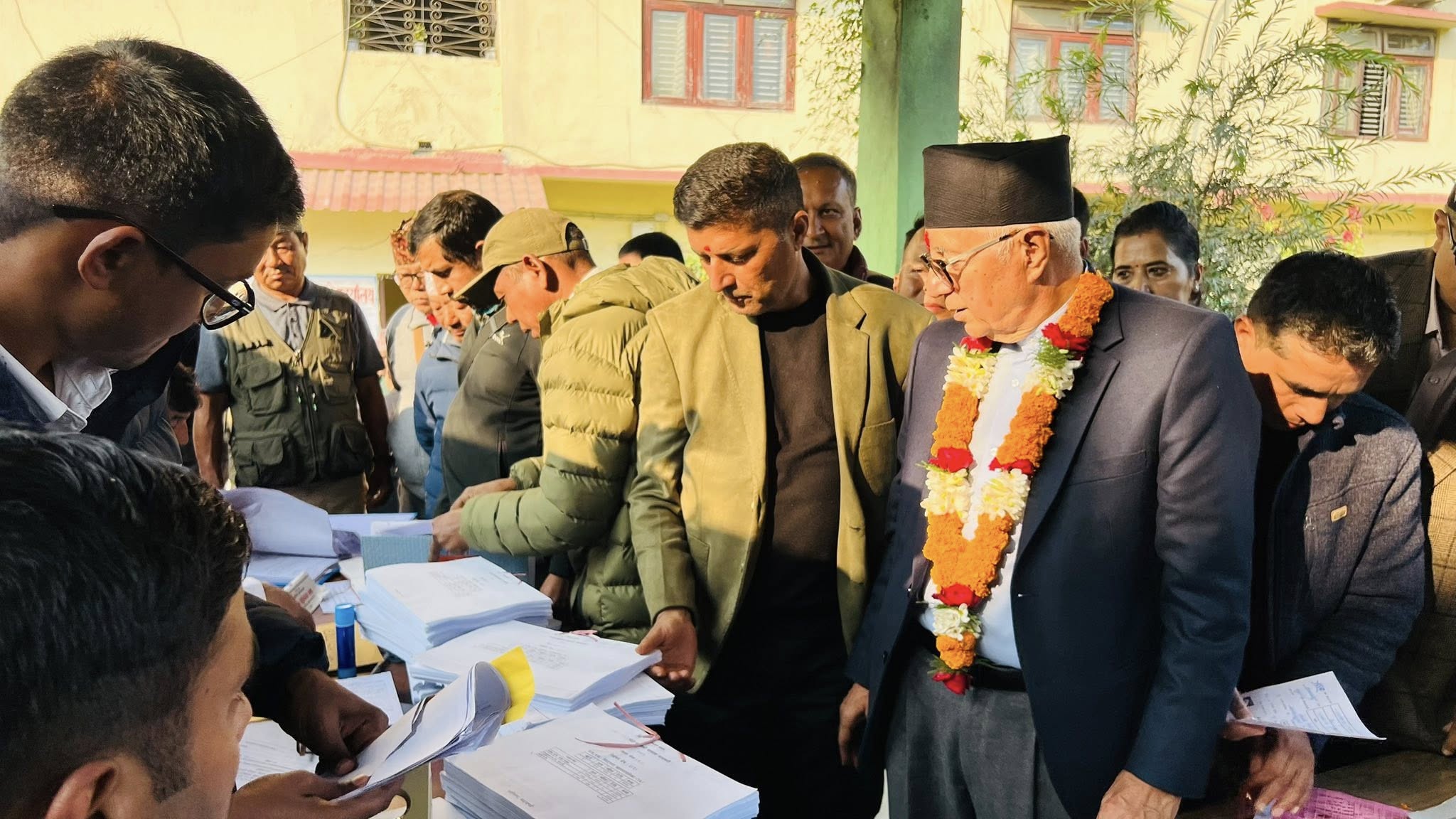 शेखर कोइरालाले गराए मोरङ ६ बाट उम्मेदवारी दर्ता 