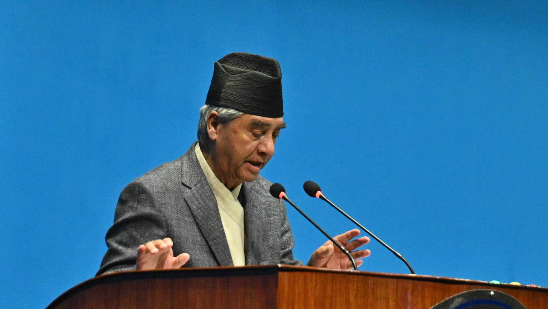 आफ्ना सांसदहरूलाई कांग्रेसको निर्देशन- एक हप्ता काठमाडौं नछोड्‌नू