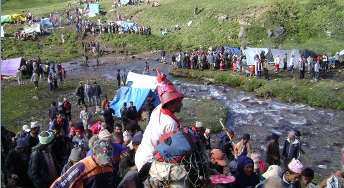 बाजुराका तीन धाममा एकसाथ पुजा, कोरोना छिचोल्दै तीर्थयात्रा सुरू