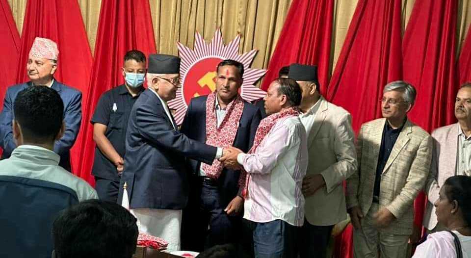 एमाले प्रवेश गरे शिवचन्द्र कुशवाह