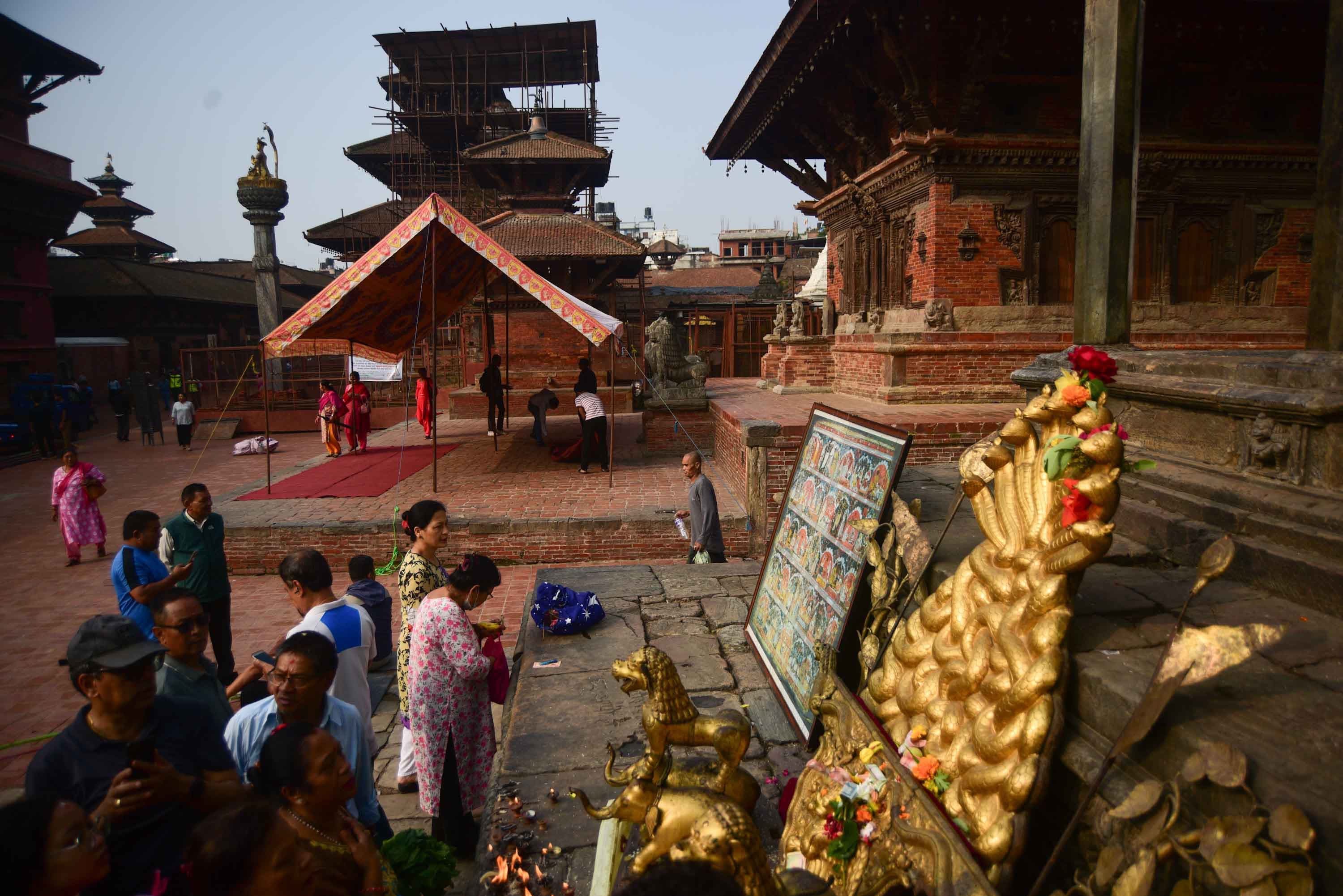 shreeniwas-malla-singhasan-(13)-1749610319.jpg