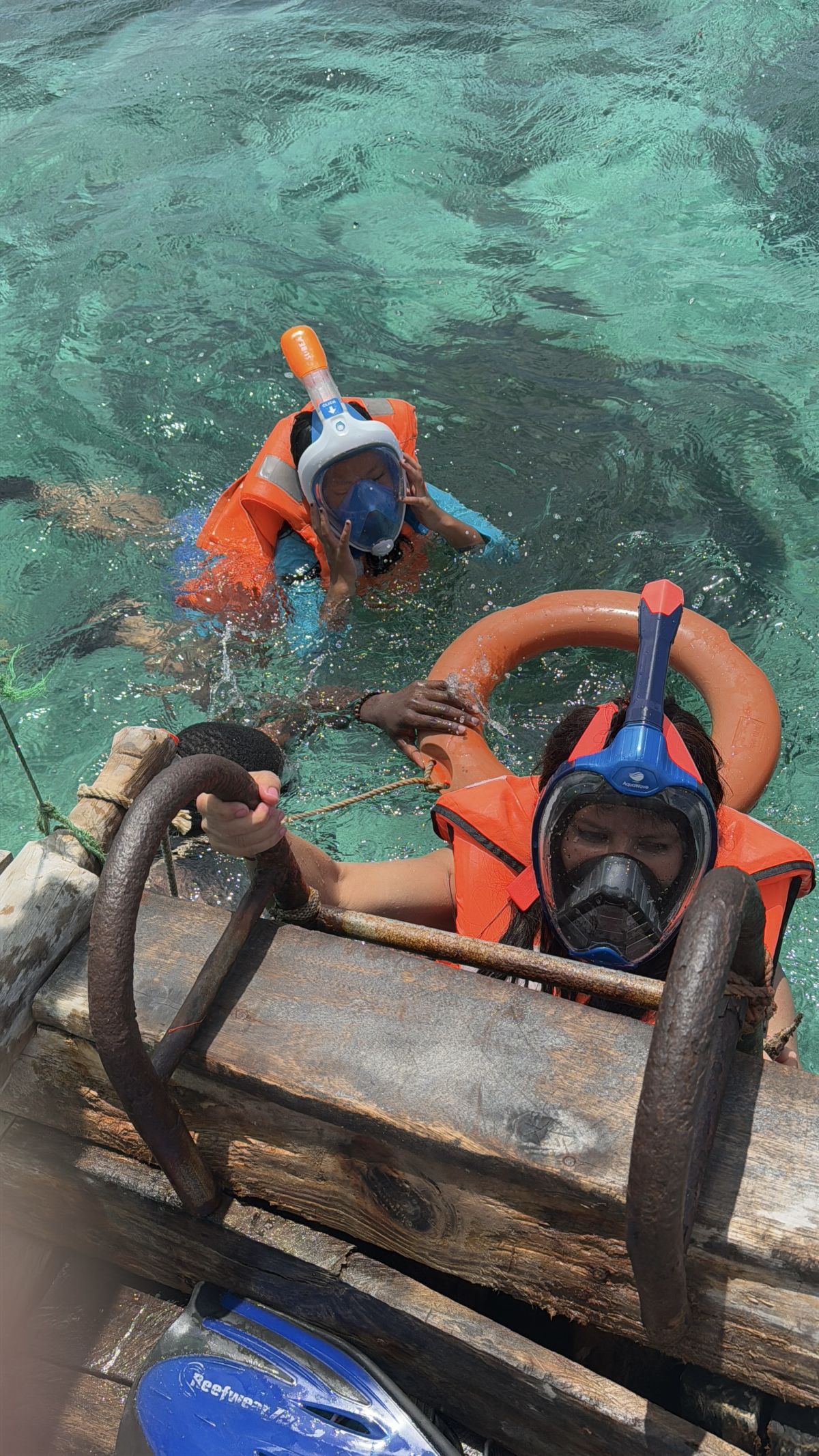 snorkling-1739534312.jpg