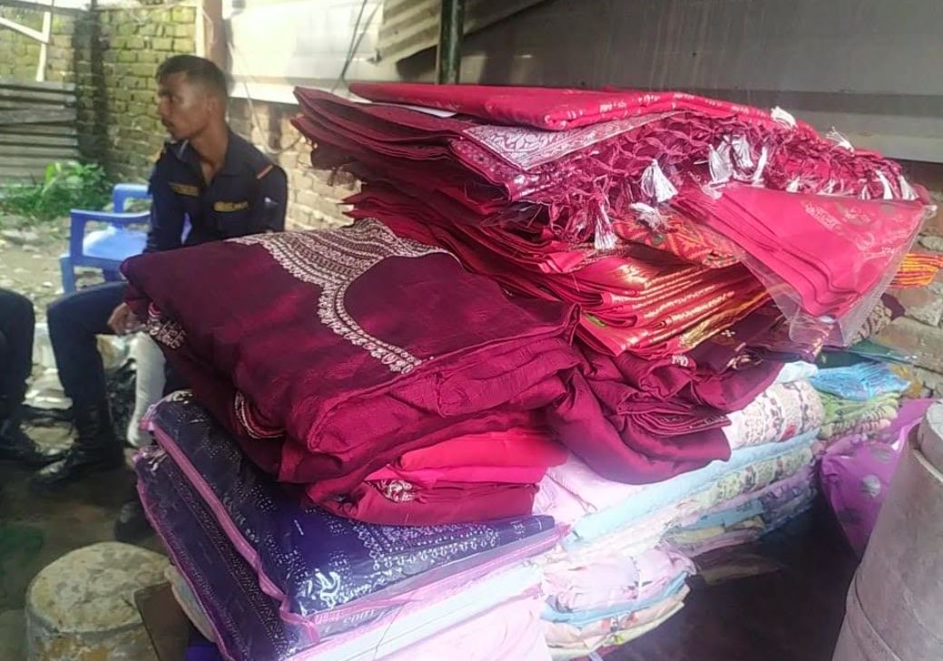 सशस्त्रका सई नै तस्करीमा संलग्न, बडाभोज भन्दै कर छलेर ल्याए  भारतबाट धोती र कुर्ता