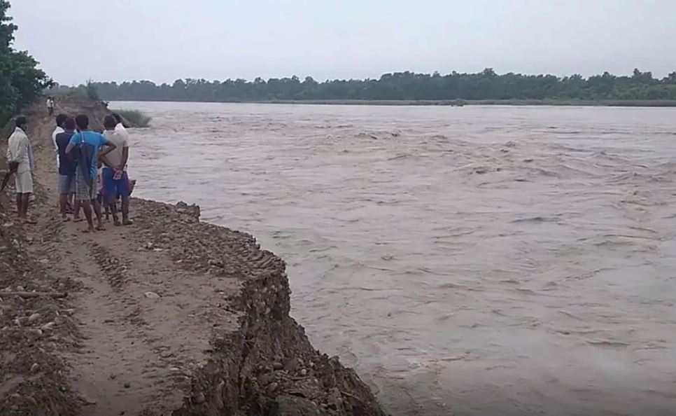 नदी तटीय क्षेत्रमा बाढीको त्रासः न लाग्छ निद्रा, न भोक