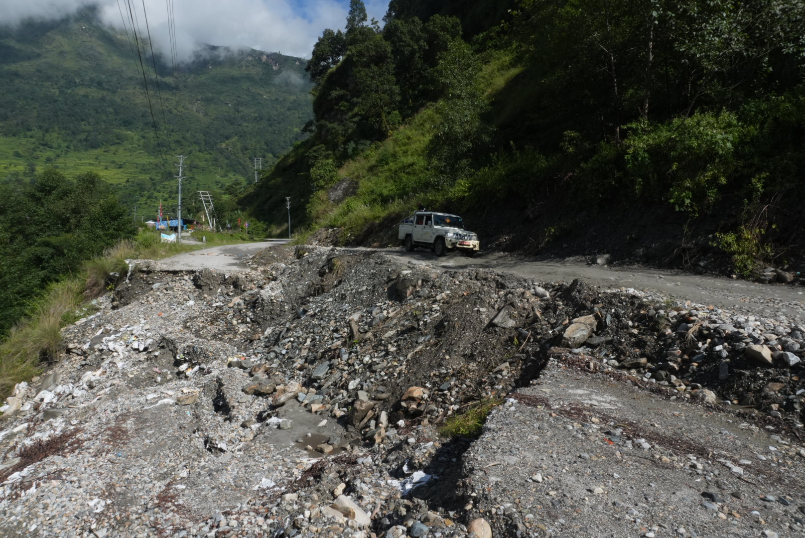 tatopani-road-(6)-1758607824.JPG