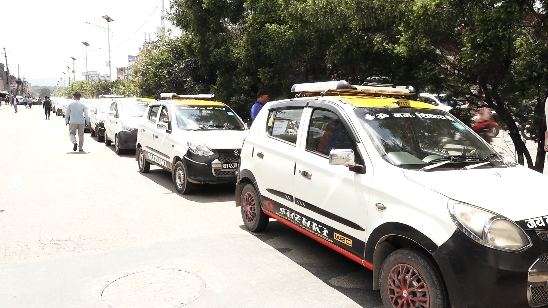 भारतीय गाडीलाई निषेध गर्न माग गर्दै ट्याक्सीचालक आन्दोलित