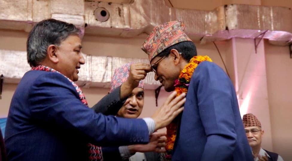 माओवादी त्यागेका विष्ट एमालेमा प्रवेश 