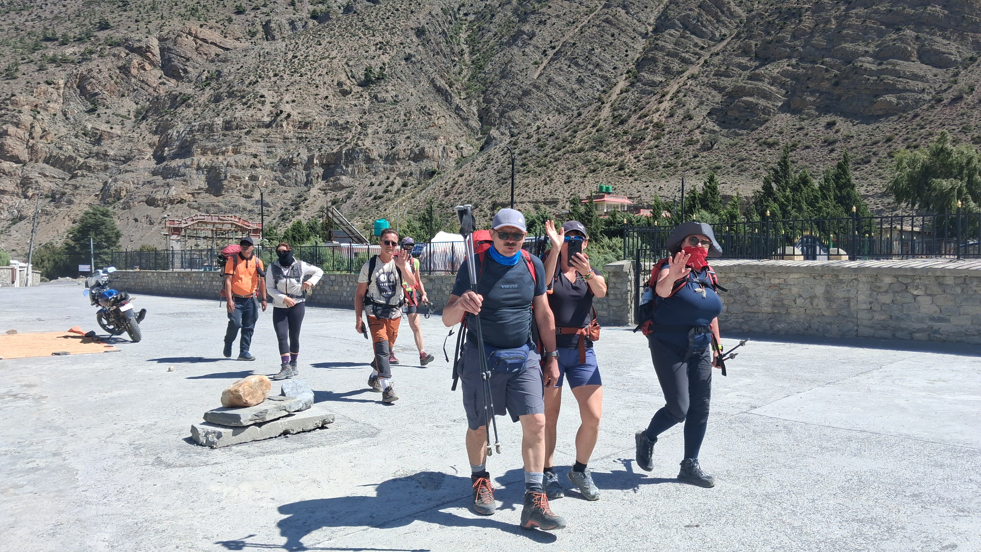 tourist-in-mustang-1789864930.jpeg