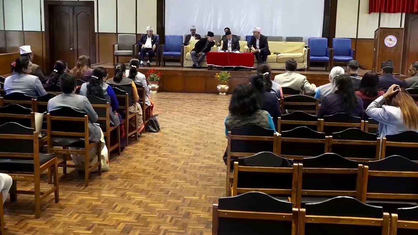 एमालेले भन्यो- प्रधानमन्त्री प्रचण्डले पदमा बसिरहने आधार गुमाए (भिडियो)