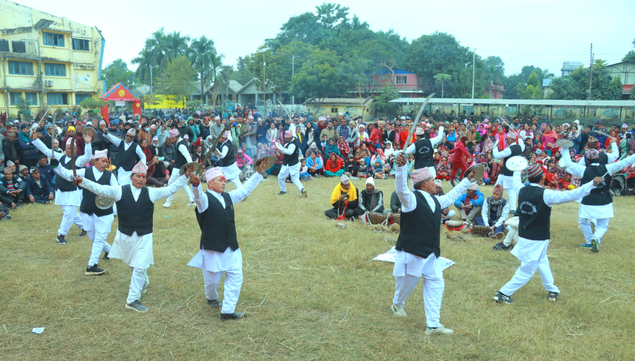 सुदूरपश्चिममा भुवा पर्वको रौनक (तस्वीरहरू)