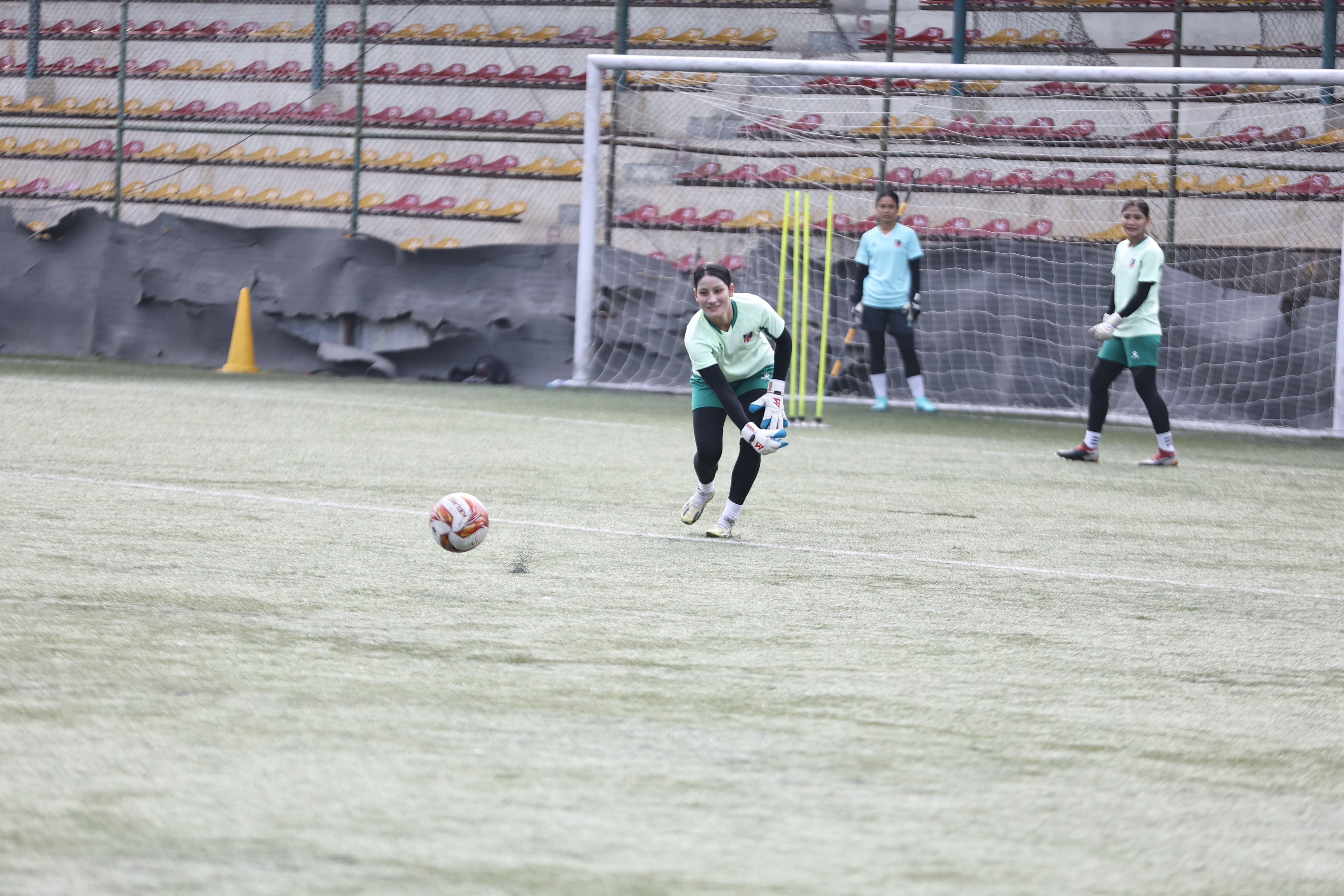 women-football-team-(14)-1748237963.jpeg