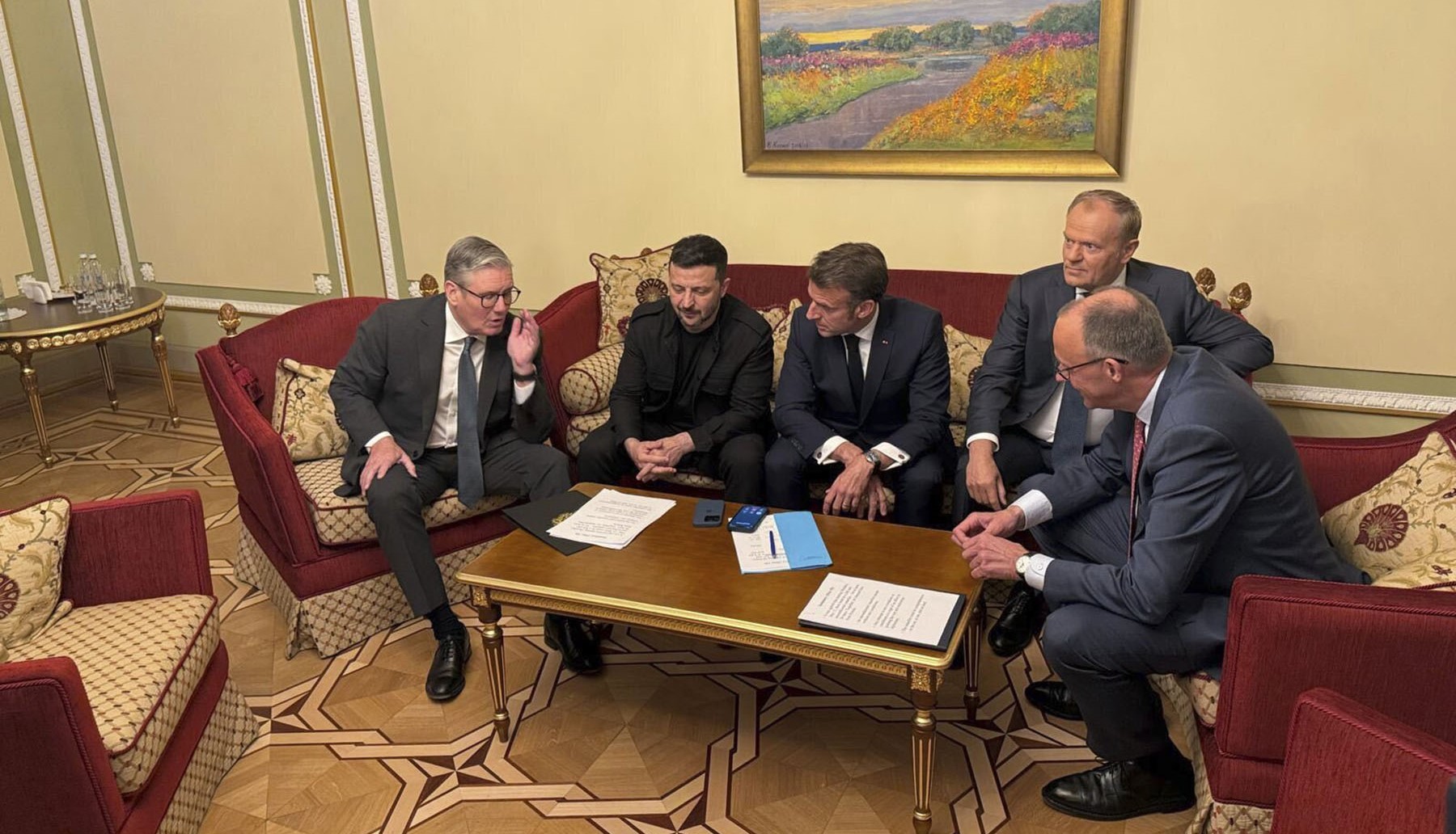 zelensky-eu-leader-1746933849.jpg
